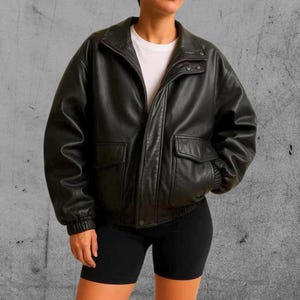 1980s Oversized Black Leather Jacket: Women&#39;s Retro Streetwear
