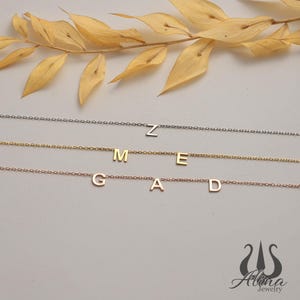 Collar con letra de plata esterlina, collar con inicial familiar, regalo de duelo, regalo para la abuela, regalo familiar, regalo para ella, regalos personalizados,