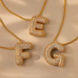 Collar con dije de letra grande de oro • Joyas personalizadas • Regalo de cumpleaños