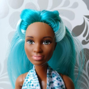 Barbie ooak articulated doll; barbie fashionistas Mbili doll on mtm body, rerooted in dark and light emerald green