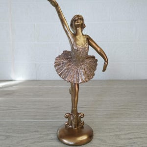 Statua di ballerina danzante, statuina di ballerina, scultura di ballerina classica, elegante decorazione per la casa, regalo per ballerina, decorazione per sala da ballo