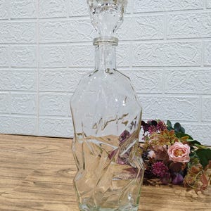 Vintage Glass Whiskey Decanter – Retro Liquor Carafe, Mid Century Barware, Collectible Home Decor, Gift for Her, Home & Kitchen Decor
