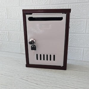 Unbenutzter Vintage bulgarischer Briefkasten, Metallbriefkasten mit Schlüssel, Postkasten, Hausbriefkasten, Metallbriefkasten, Sicherer Briefkasten