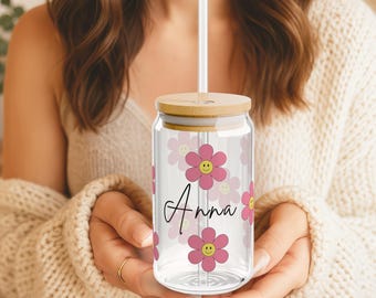 Personalisierter Daisy-Glasbecher mit Deckel und Strohhalm, individueller Eiskaffeebecher mit Namen