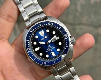 Orologio subacqueo automatico Seiko Prospex con quadrante blu, impermeabile fino a 200 metri, con datario e indicazione giorno/data, stile vintage, ricondizionato.