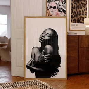 Sade Girlポスターの白黒ウォールアートプリント、ミニマリストの美的ポスター、トレンディなウォールアート、寝室や寮の部屋の装飾に最適なガーリーなウォールデコレーション