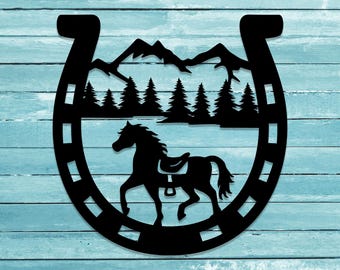 Metallväggkonst med häst och hästsko: Rustik bondgårdslandskapsdekor