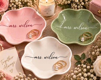 Custom Mrs Name Ring Dish, Personalized Wedding Gift for Bride, Future Mrs Jewelry Dish, Bridal Shower Gift, Engagement Ring Holder for her