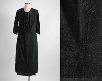 Teens 1920s Micro-Bead + Broderie Laine Noire Gabardine Soie Satin Robe