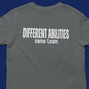 Olika förmågor samma lag | Inkluderande adaptiv sport-T-shirt
