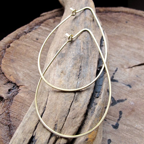 Golden Teardrop Hoop Earrings - Tear Drop Hoops - Elongated Oval Earrings - Fashion Earrings / Trendy Jewelry / Gold Teardrop Earrinsg