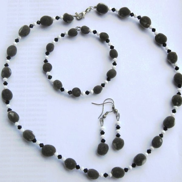 Jewelry set, Hawaiian mgambo seeds and jet black and chalk white Swarovski crystals