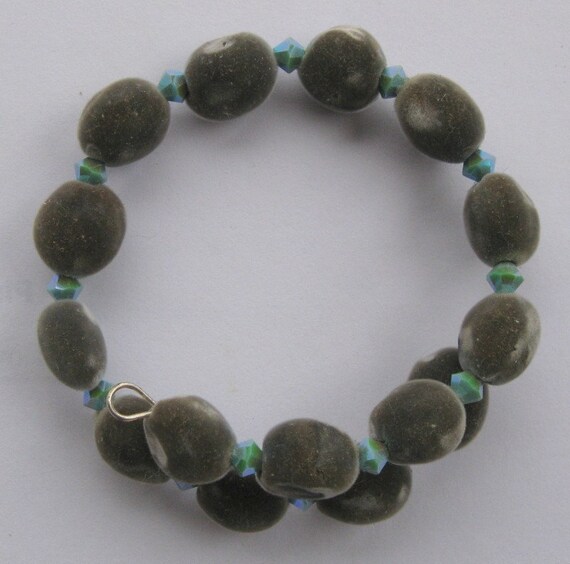Hawaiian mgambo seed and turquoise color 2AB or AB2X Swarovski crystal bracelet