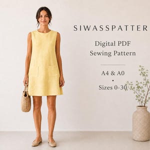 以下が含まれることがあります： 2つのフロントポケットが付いたノースリーブの黄色い膝丈ワンピース。SIWASSPATTERN Digital PDF Sewing Pattern A4 & A0 Sizes 0-30というテキストが表示されています。ワンピースはラウンドネックでストレートなシルエットをしており、編み込みのハンドバッグと一緒に写っています。