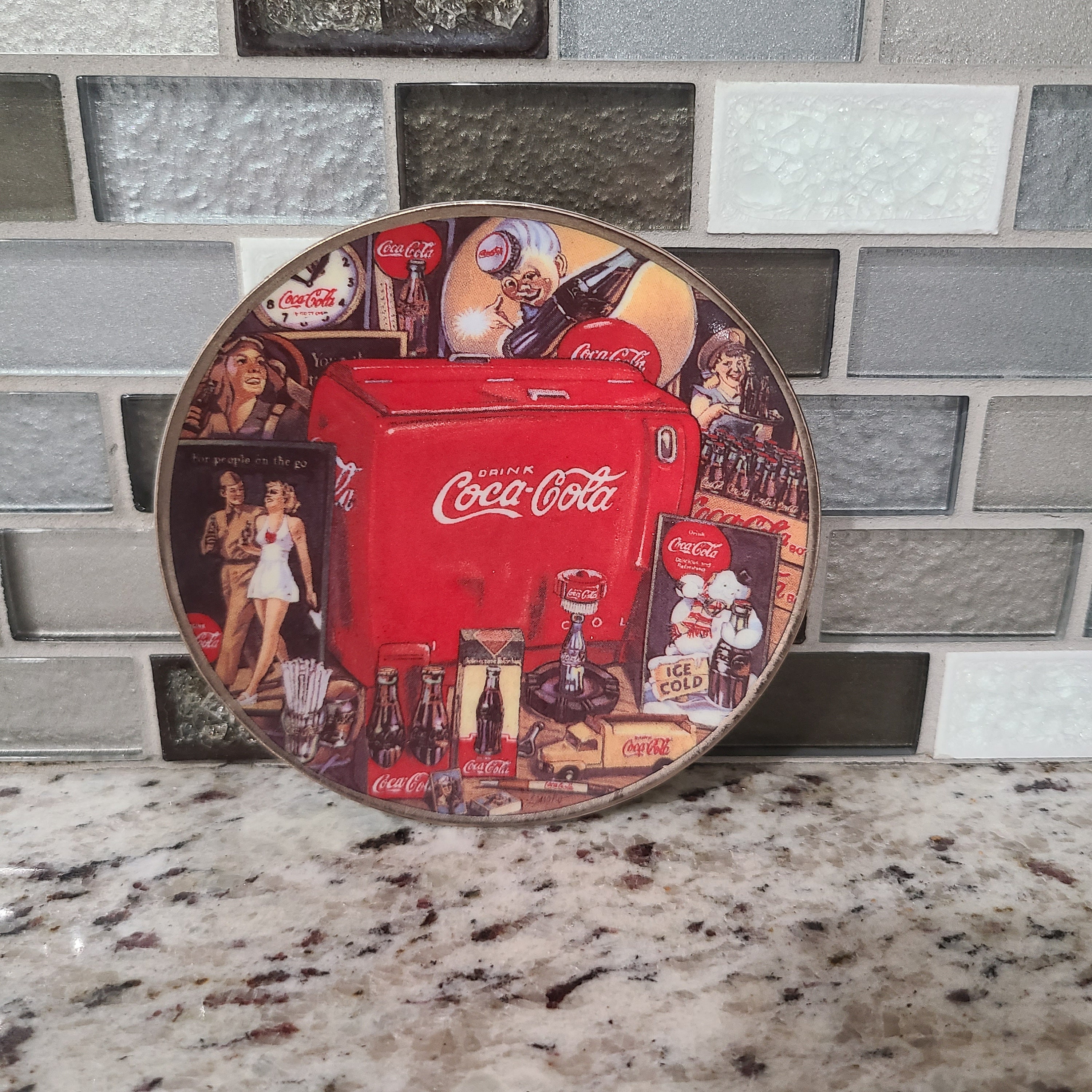 Deko-Blechschild / Retro-Reklameschild Coca-Cola - Ice Cold Sold Here 15 x  20cm Nostalgic-Art