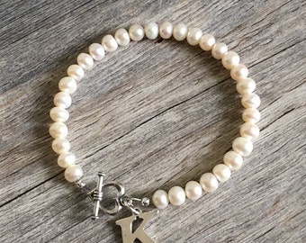 Bracciale con iniziale in perle, chiusura a cuore in argento sterling, gioielli per damigelle d'onore