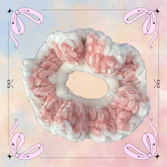 Set of scrunchies