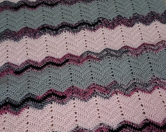 Lapghan in Pink and Grey