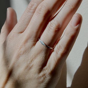 Hammered Mini Signet Stacking Ring ~ Women&#39;s Minimal Dainty Ring ~ 14k Gold Filled ~ Sterling Silver ~ Band Ring ~ Daily Simple Jewelry