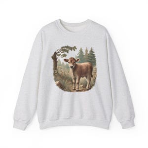 Vintage-Style Cow Graphic Sweatshirt, Cozy Farm Animal Sweater, Perfect Gift for Animal Lovers, Nature Lover Apparel, Eco-Friendly Fashion