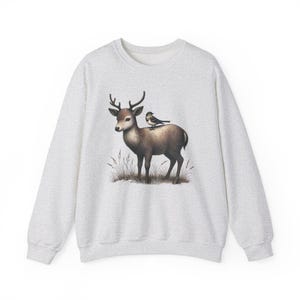 Moletom com gola redonda estilo vintage com veado e pássaro - Design de veado da floresta, perfeito para amantes da natureza, uso casual, presentes para amigos