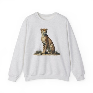 Vintage-Style Cheetah Sweatshirt | Cozy Unisex Pullover, Animal Lover Gift, Wildlife Sweatshirt, Nature Lover Apparel