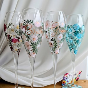 Handbemalte Blumenkelchflöte: Personalisiertes Hochzeitsglas