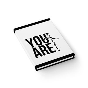 Journal - You Are Enough - Schwarz - Zeichnen Sie Ihre Gedanken auf.Setzen Sie sich Ziele und machen Sie Lebenspläne.