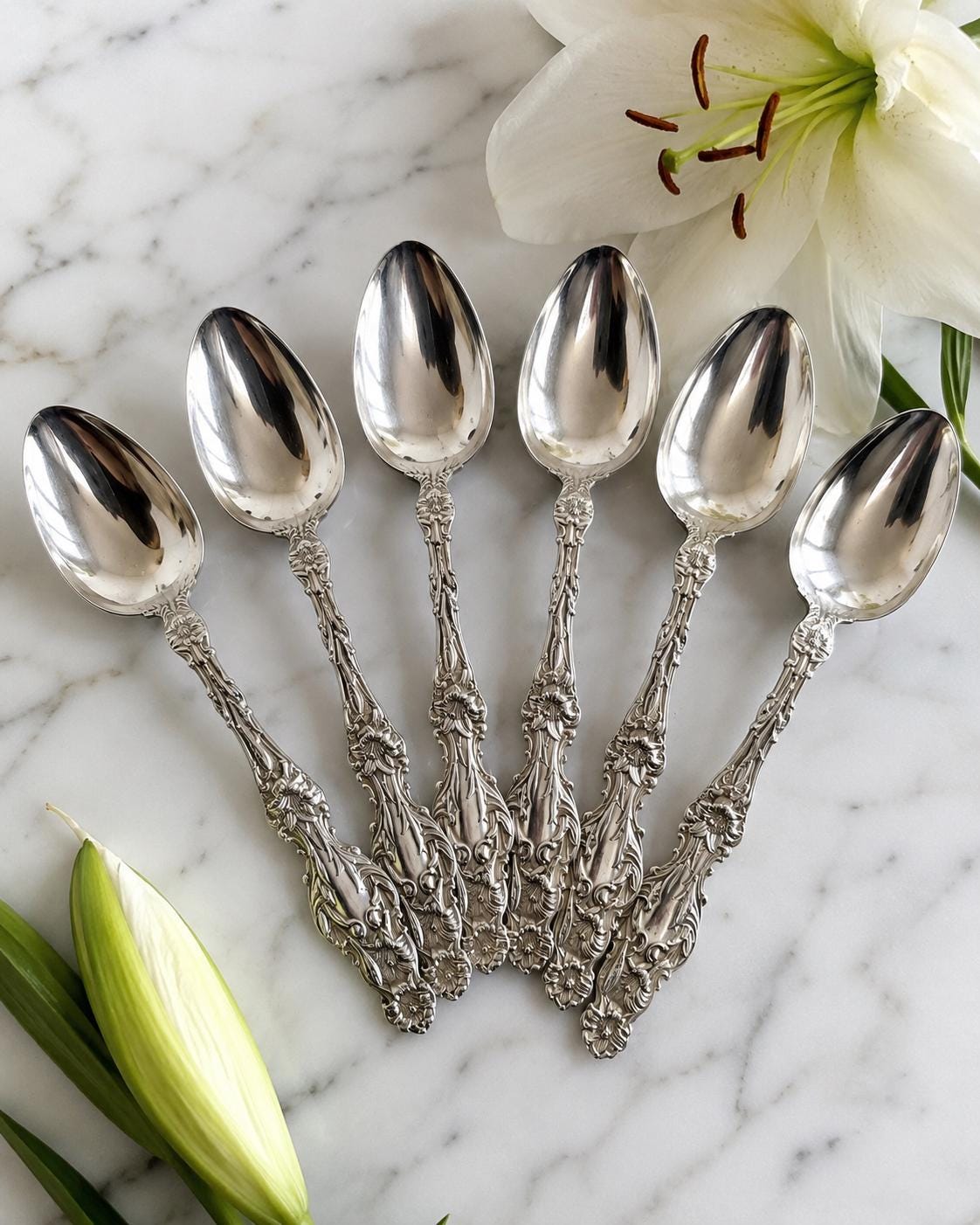 Whiting Lily - Etsy