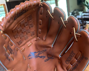 Vintage Rawlings Ken Griffey Jr. Autograph Model Gloves: 11
