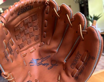 Vintage Rawlings Ken Griffey Jr. Autograph Model Gloves: 11