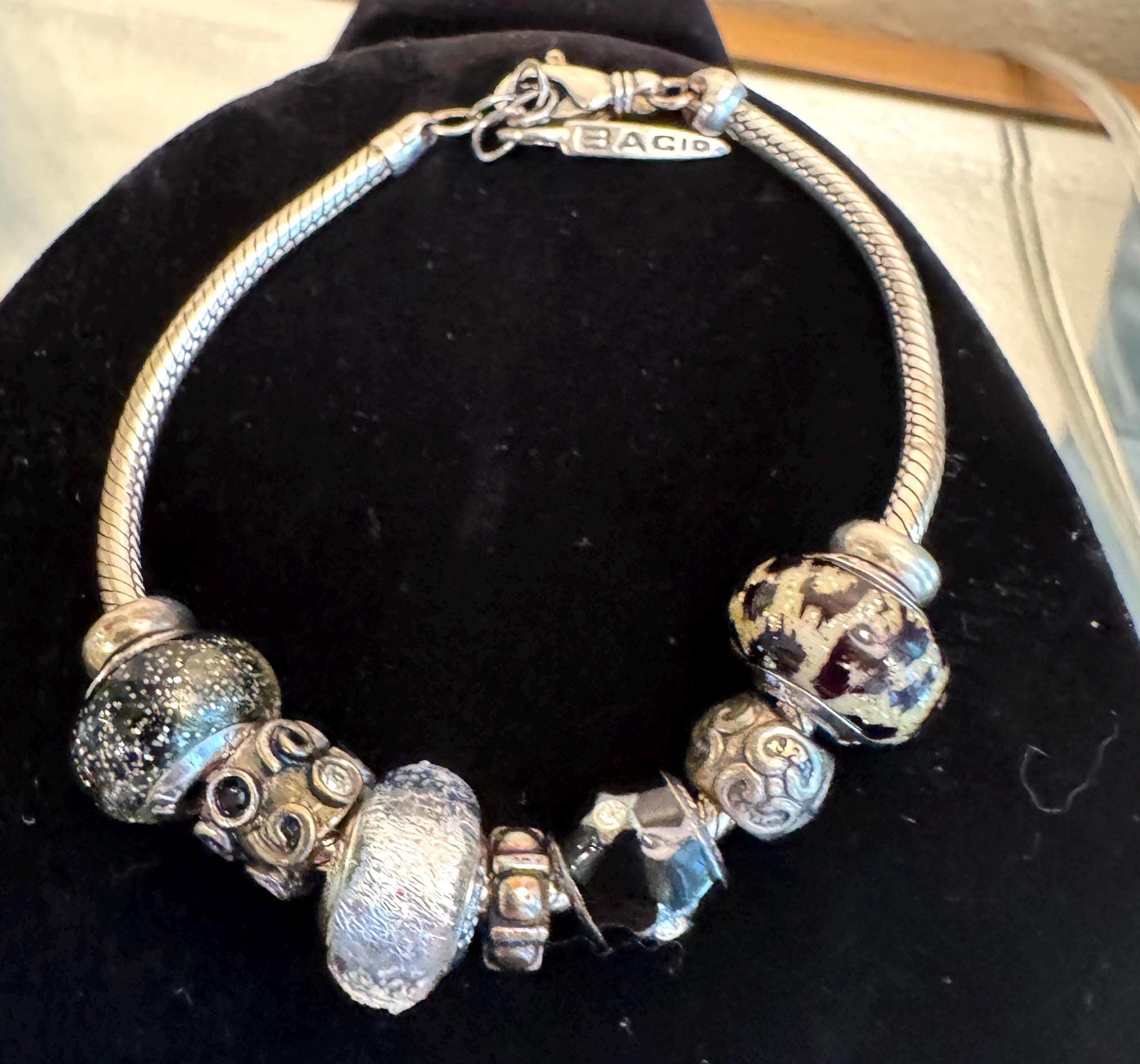 Rubyca Bracciale Con Charm In Zirconia Cubica E Perline In Vetro Di Murano - Kit Gioiello Con Chiusura A Barile, Regalo Ideale, Lunghezza 23 Cm