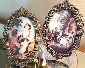 Pair of Vintage Rococo Courting Scene Framed Prints – Ornate Oval Gold Tone Metal Frames – French Romantic Art – Hollywood Regency Décor