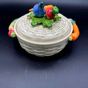 Vintage Fitz and Floyd 1-quart covered casserole dish from their &quot;Kitchen Harvest&quot; collection
