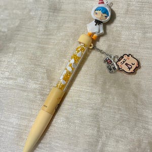 Handmade Kawaii Gel Pen with Mini Figure – Cute Custom Stationery Gift – Smooth Writing Ink Pen – Unique Desk Accessory