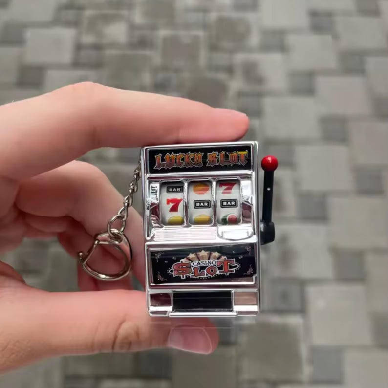 Mini Slot Machine Keychain, Mini Jackpot Toy Key Ring, Gift Idea