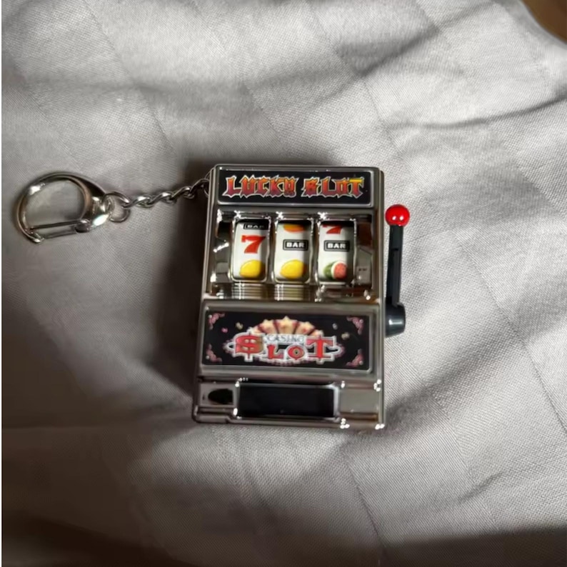 Mini Slot Machine Keychain, Mini Jackpot Toy Key Ring, Gift Idea