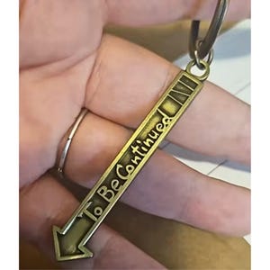 Jojos Bizarre Adventure Keychain,  Adventure Arrow Shape To Be Continued Keychain, Anime Keychain Gift
