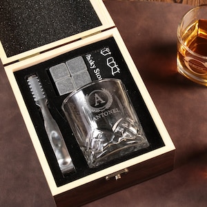 Personalized Whiskey Glass Gift for Him, Whiskey glass with Wooden Box,Engraved Whiskey Glasses, Groomsman Gift, Best Man Gift, Dad Gifts