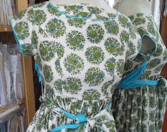 Vintage 1950's Dress "Cater Frock" Texas Label Gathered waist Tie back  XS 30-33" Green Teal Blue Floral Circle Print Soft Cotton fabric