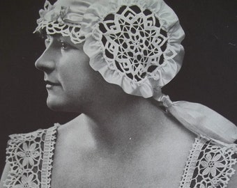 Livret original de 1917 avec empiècement au crochet et bonnets par Novelty Art Studios Chicago, livre d'instructions n° 8
