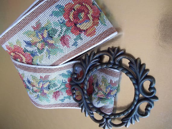 Vintage Tapestry Belt: Ornate Brass Fleur De Lis Buckle  display picture 1
