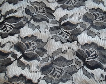 Tela transparente vintage de los años 70 con diseño de rosa repollo y encaje negro, 2,18 yardas x 48 pulgadas.