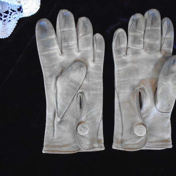 Kids Antique Pre 1920's  Leather Gloves  Children's size 3-4 years Snap closure USF Hard to find!