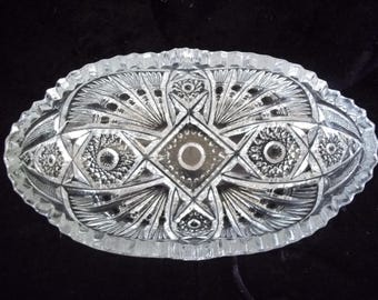 Cardo escocés transparente con borde dentado, EAPG Imperial Glass NuCut #537, de principios del siglo XX.