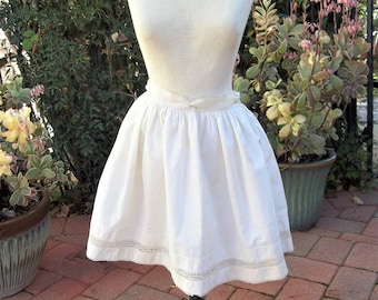 Antique Skirt early 1900  Edwardian size XS waist 18-22"   White Lawn Tatted Lace  Trim insert Vintage White