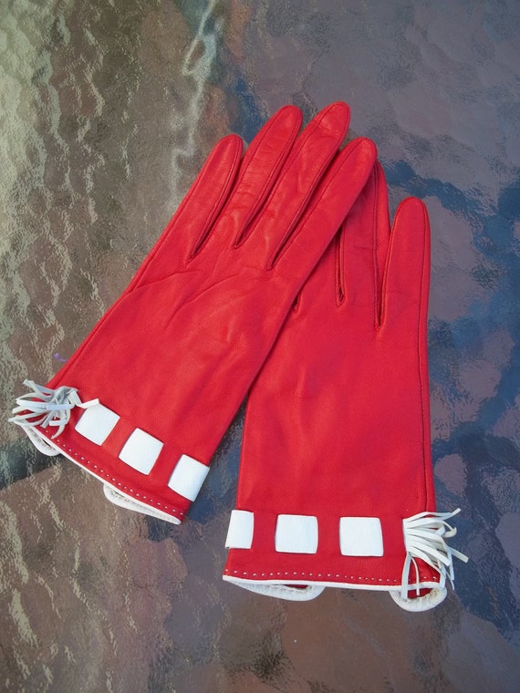 Red leather fringed gloves Gem