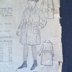 Antikes Set 1907 Jungen 10 Knickerbocker Hosen Cuff Knee and Butterick 2751 Größe 2-4 Jahre pre 1915 Langer Mantel mit Gürtel Schnittmuster 1900C