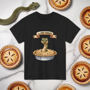 Camiseta engraçada Snake Pie-Thon: camiseta de humor peculiar