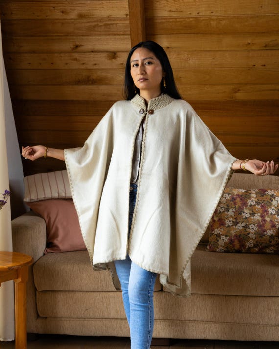 Ivory Alpaca Ruana Cape – Handwoven Andean Shawl Poncho, Minimalist Wrap for Women, Elegant Warm Winter Layer